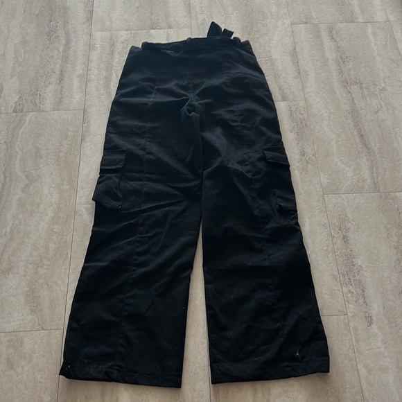 black pants - Picture 2 of 2